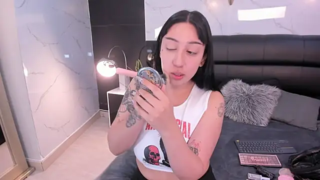 KomiCatt online show from 04/01/26, 12:06