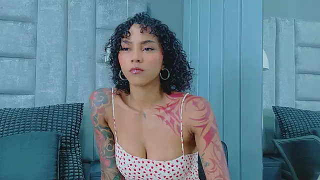 Snapshot of LizStorm_ chatting on 03/27/26, 07:46 LizStorm online show from 03/27/26, 07:46