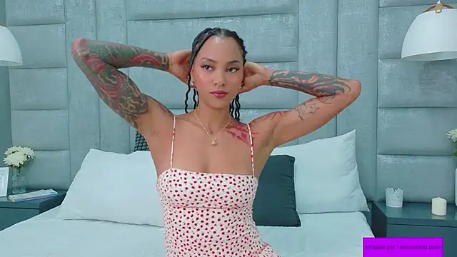 Snapshot of LizStorm_ chatting on 04/01/26, 07:44 LizStorm online show from 04/01/26, 07:44