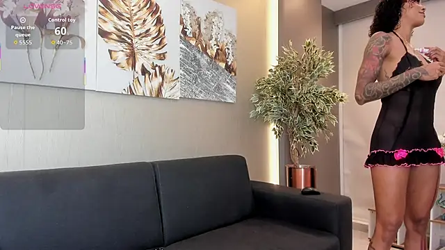 Snapshot of LizStorm_ chatting on 04/14/26, 11:49 LizStorm online show from 04/14/26, 11:49