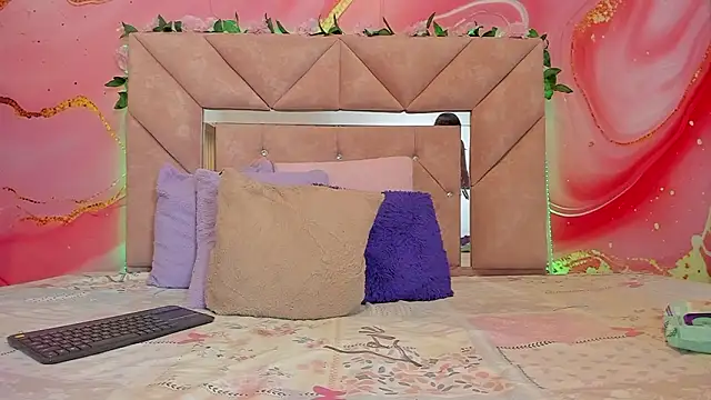 sweet  luna   online show from 02/27/26, 10:59