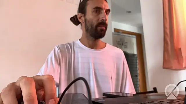 Snapshot of aircum99 chatting on 02/19/26, 02:46 aircum99 online show from 02/19/26, 02:46