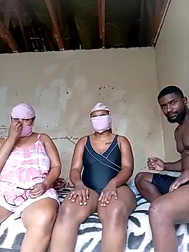 KAT AND DEE online show from 03/20/26, 08:52