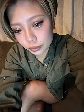 BADBITCHISAKI online show from 02/10/26, 12:53