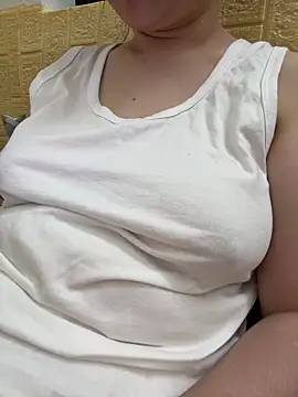 Snapshot of Donna9696 chatting on 04/16/26, 01:34 Donna9696 online show from 04/16/26, 01:34