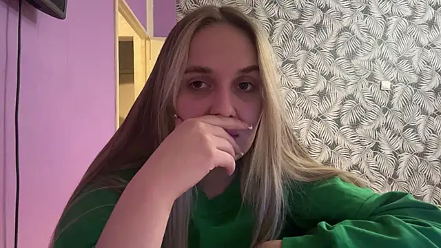 Snapshot of FelicidadChiariello chatting on 01/15/26, 01:37 FelicidadChiariello online show from 01/15/26, 01:37