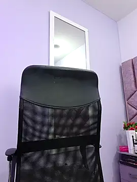 valenlopezz  online show from 05/19/26, 05:47