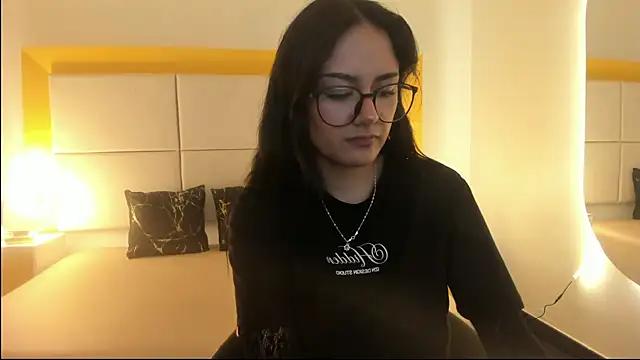 NiccolleHall online show from 02/20/26, 01:33