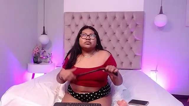 Kiri Black  online show from 02/03/26, 06:22