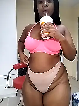 Snapshot of LUNAARXO1 chatting on 01/18/26, 02:21 LUNAARXO1 online show from 01/18/26, 02:21