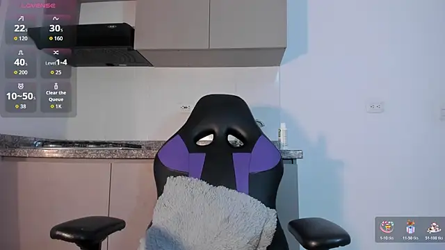 Scarlet Vixen  online show from 04/12/26, 12:54