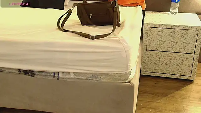 Ambarross  online show from 03/31/26, 01:22