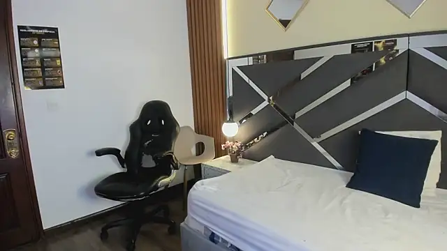 Ambarross  online show from 04/10/26, 01:27