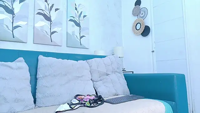 sofia laverde online show from 04/17/26, 06:44