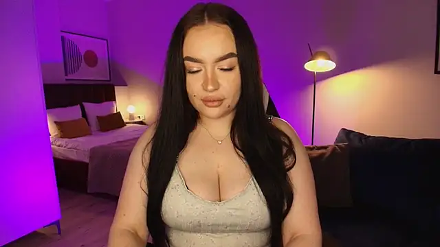 tinafox  online show from 02/19/26, 08:10