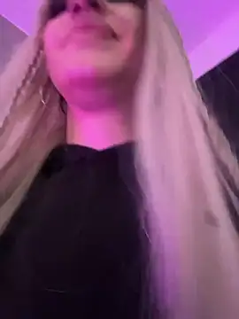 elodie rouge online show from 04/15/26, 07:32