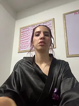 elodie rouge online show from 05/20/26, 12:17