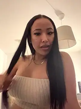 Snapshot of KianaSoraya chatting on 01/15/26, 08:56 KianaSoraya online show from 01/15/26, 08:56