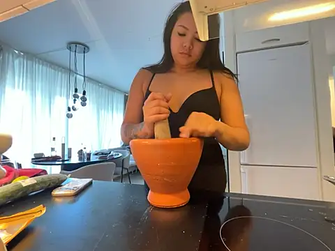 Snapshot of TitiTinyThai chatting on 03/29/26, 11:54 TitiTinyThai online show from 03/29/26, 11:54