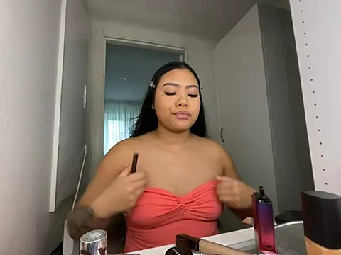 Snapshot of TitiTinyThai chatting on 04/14/26, 04:02 TitiTinyThai online show from 04/14/26, 04:02