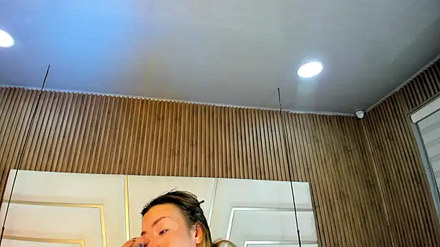 Xara Shadow online show from 04/02/26, 11:13