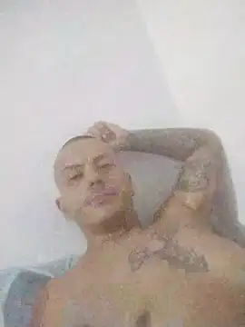 Snapshot of Dominic_wolff chatting on 01/18/26, 03:54 Dominic wolff online show from 01/18/26, 03:54