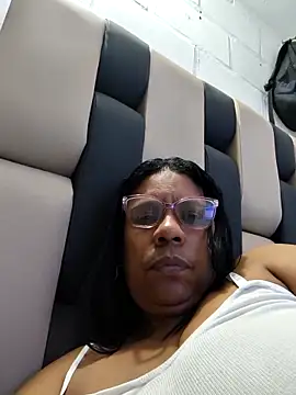 Zeyllyjhonson online show from 04/15/26, 12:28