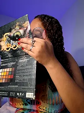 Snapshot of curly_girl_31 chatting on 02/25/26, 07:56 curly girl 31 online show from 02/25/26, 07:56