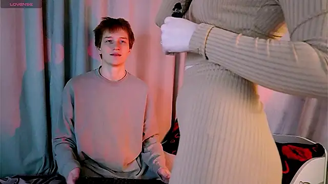 Lola Raivis  online show from 02/21/26, 07:26