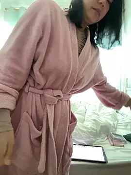 ruanruan05 online show from 03/06/26, 12:51