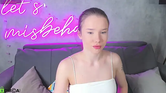 Nicole Vasquez online show from 04/06/26, 01:14