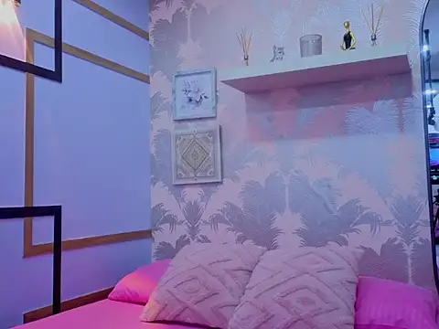 Emma Thompssonn online show from 03/26/26, 12:00