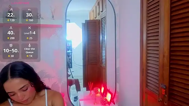Emma Thompssonn online show from 06/04/26, 12:11