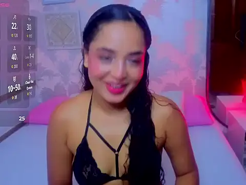 Snapshot of Emma_Thompssonn chatting on 06/15/26, 12:18 Emma Thompssonn online show from 06/15/26, 12:18