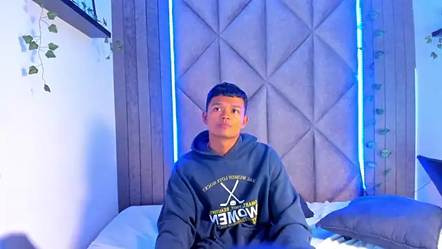 AndrewKenoxx  online show from 04/02/26, 01:47