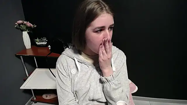 Sunny siren online show from 03/13/26, 02:56