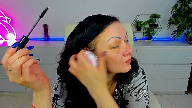 IrissMoon online show from 03/18/26, 06:49