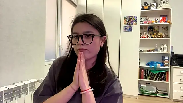 Snapshot of SaintMari chatting on 05/03/26, 02:23 SaintMari online show from 05/03/26, 02:23