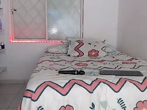 Snapshot of julieth_spencer1 chatting on 01/16/26, 01:37 julieth spencer1 online show from 01/16/26, 01:37