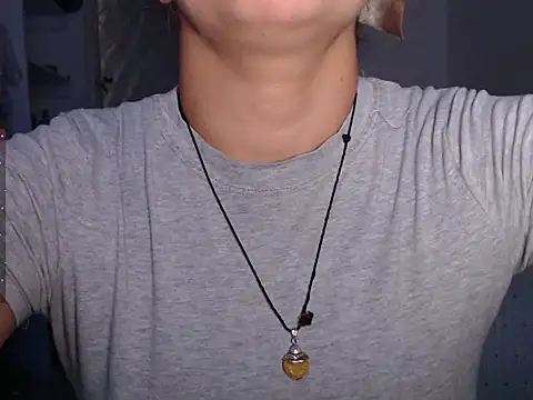 Snapshot of julieth_spencer1 chatting on 02/20/26, 02:17 julieth spencer1 online show from 02/20/26, 02:17