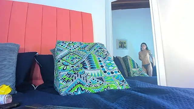 rose thompson19 online show from 02/09/26, 07:40