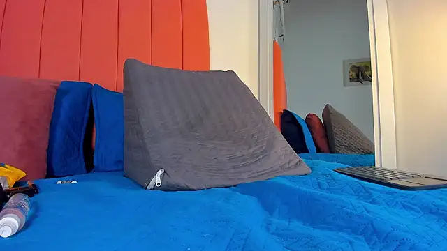 rose thompson19 online show from 04/11/26, 08:02