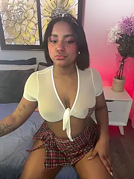 Snapshot of domiiniquex chatting on 03/02/26, 01:07 domiiniquex online show from 03/02/26, 01:07