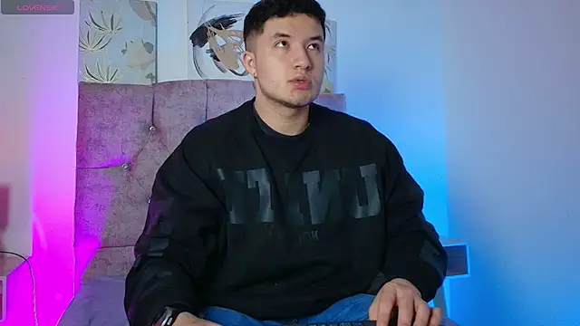 Alexander Connor online show from 04/06/26, 12:06