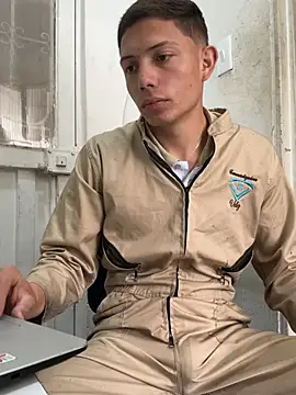 santiObrero online show from 04/06/26, 03:13