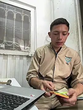 santiObrero online show from 04/13/26, 08:25