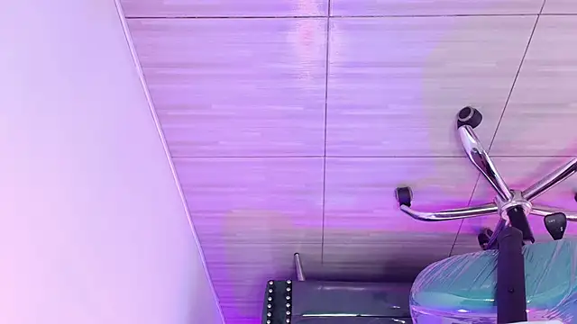 Snapshot of Zoe_swan chatting on 02/04/26, 11:27 Zoe swan online show from 02/04/26, 11:27