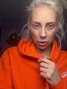 Snapshot of LindseyFAFO chatting on 01/18/26, 10:13 LindseyFAFO online show from 01/18/26, 10:13