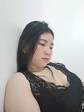 LoveLillyy69 online show from 06/06/26, 02:11