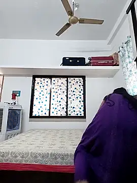 Hot-Tinaa online show from 04/08/26, 03:17